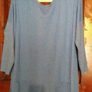 ***NEW REDUCTION***LP LIGHTWEIGHT SWEATER TOP